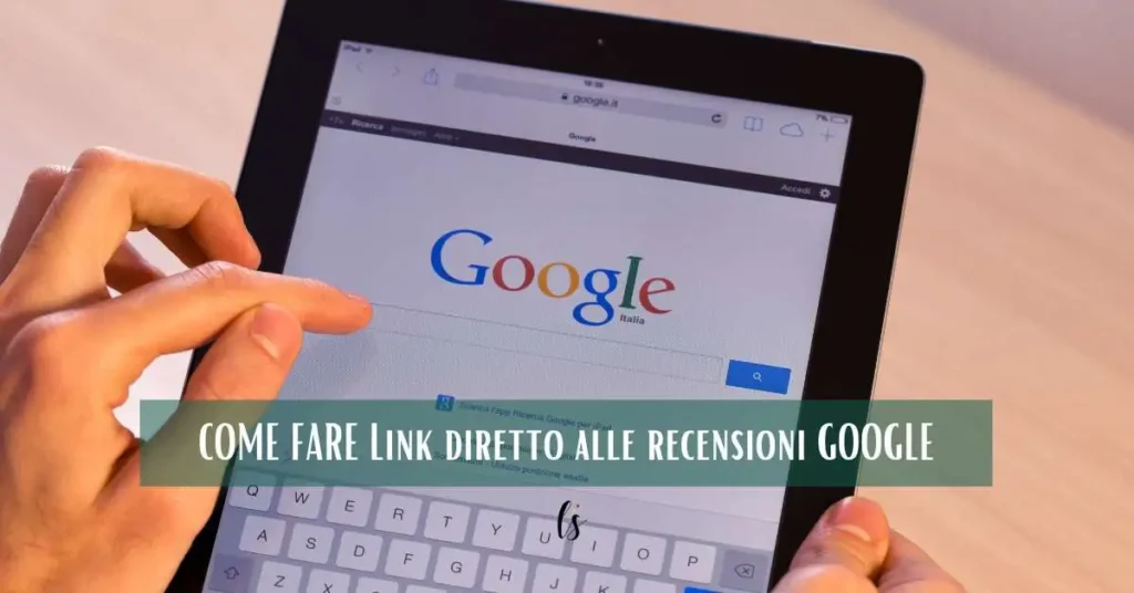 Schermata di Google su tablet con mani che digitano sulla tastiera